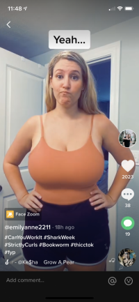 Blonde Shows Her Tits On TikTok