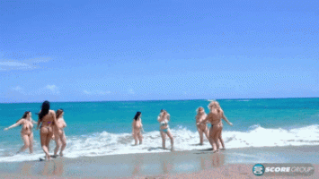 Boobs at the beach 2.gif