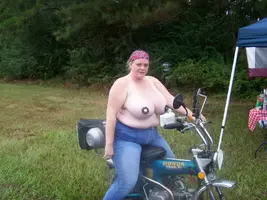 biker wife bbw chubby fat plumper_ B8B5027.webp