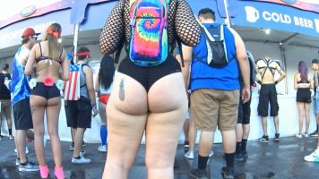 cap_Girl with hot ass in rave event_00_01_13_20.jpg