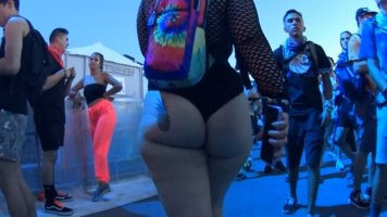 cap_Girl with hot ass in rave event_06_00_01_28_09.jpg